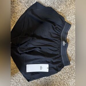 ALO SHORTS SIZE SMALL